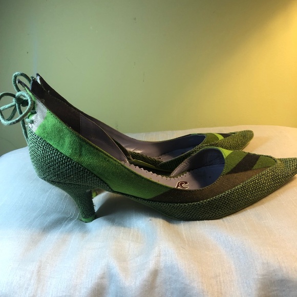 Heels - Picture 2 of 7